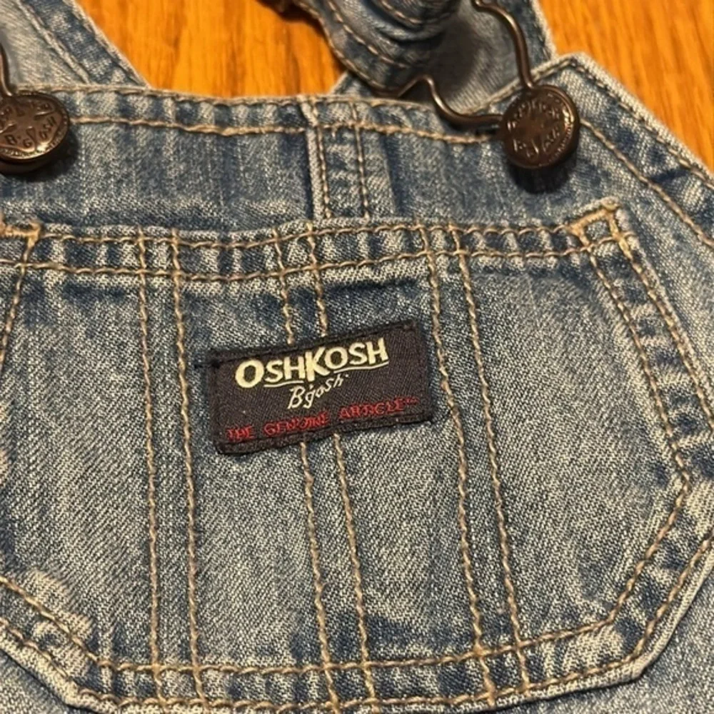 OshKosh B’Gosh ‎ denim bib overalls size 12 mos